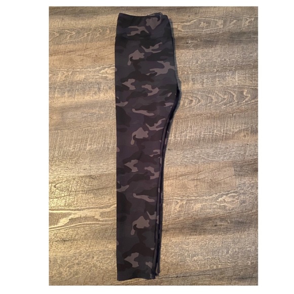 ‘I Need A Soldier Active Legging’ - Grey - Picture 6 of 6